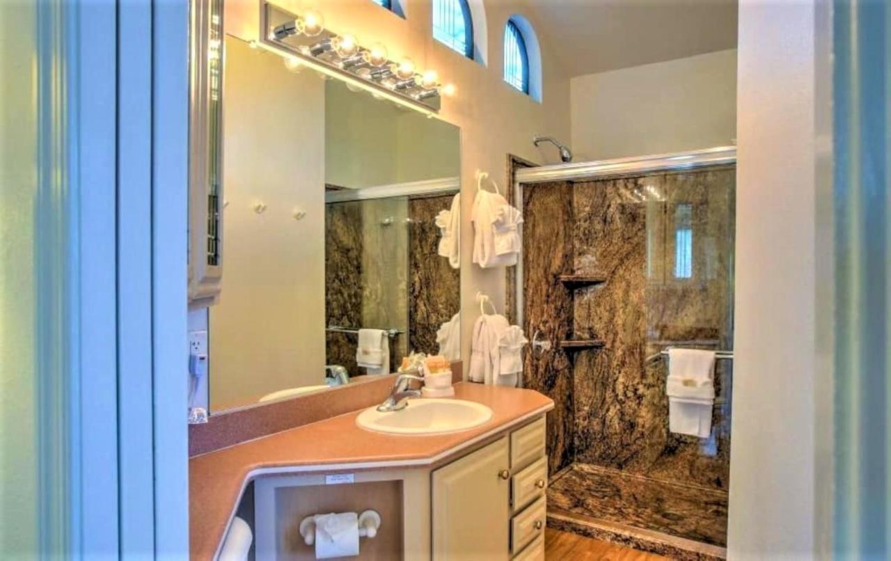 Sedona Pines Resort Exterior photo Bathroom