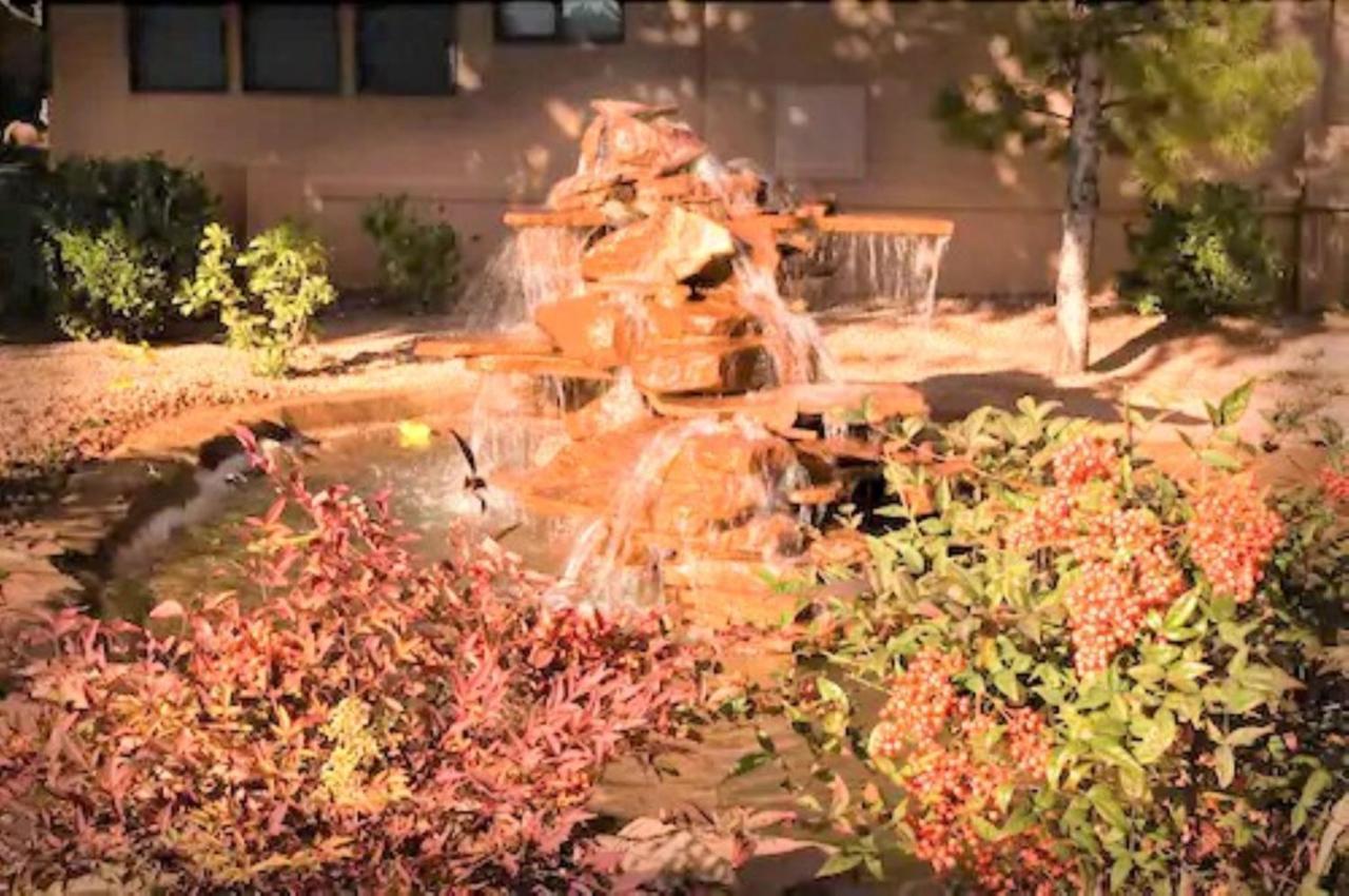 Sedona Pines Resort Exterior photo Fountain at the entrance of the hotel