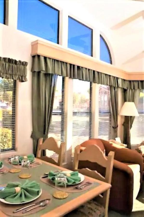 Sedona Pines Resort Exterior photo Window treatments