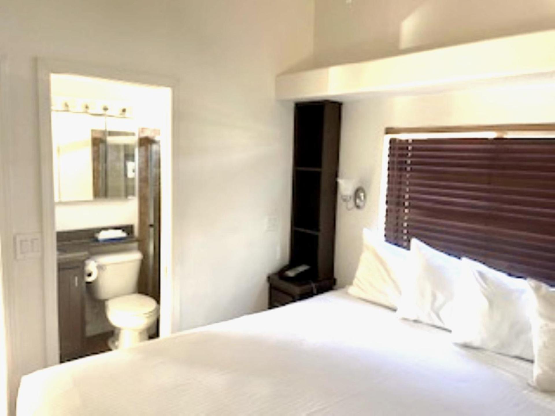 Sedona Pines Resort Exterior photo A bedroom in a 2018 model